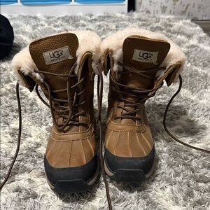 UGG Tan and Black Adirondack